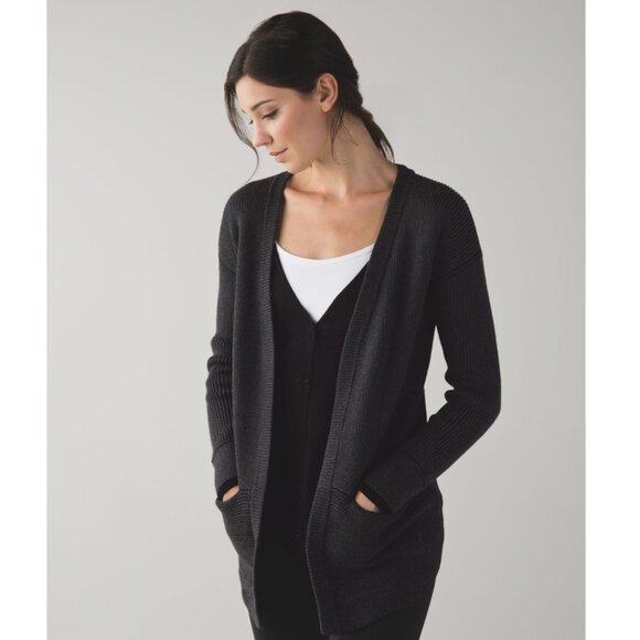 Lululemon Vestigan - Picture 1 of 11